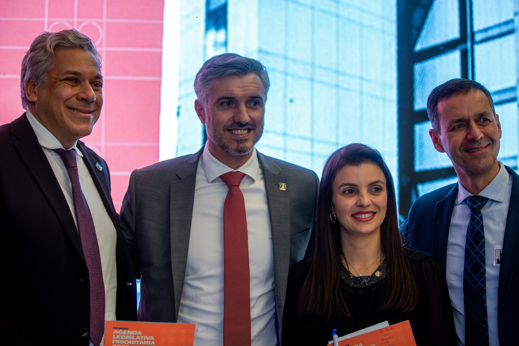 proposta-de-emenda-a-medida-provisoria-atualiza-piso-salarial