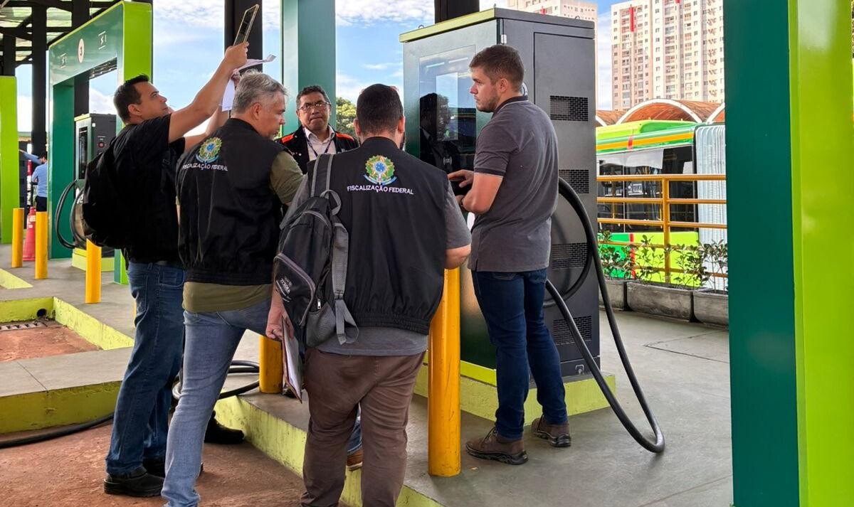 crea-go-realiza-fiscalizacao-e-vistoria-no-eletroposto-oeste