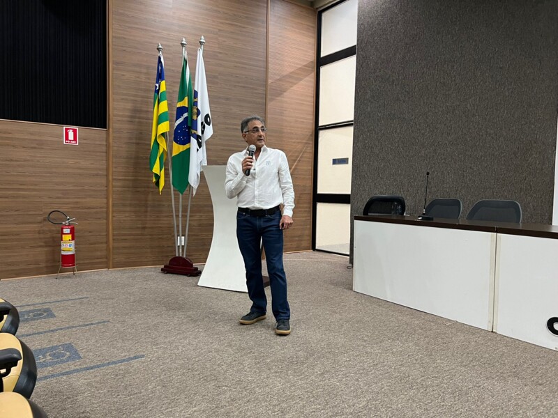 em-palestra-realizada-no-crea-go-engenheiro-flavio-eduardo-rios-discute-inovacoes-em-sistemas-prediais-e-agua-potavel